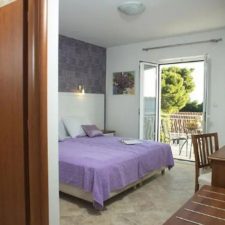 Apartments Milka & Miho Guest house